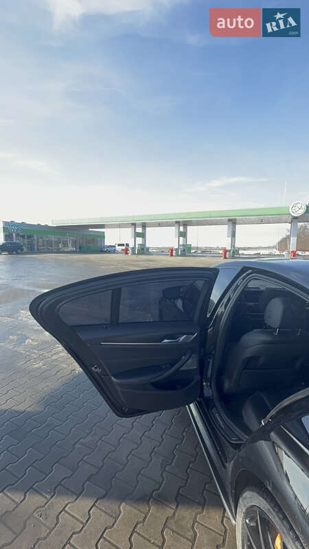 Седан BMW 5 Series 2017 в Черновцах