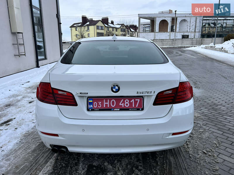 Седан BMW 5 Series 2015 в Ровно