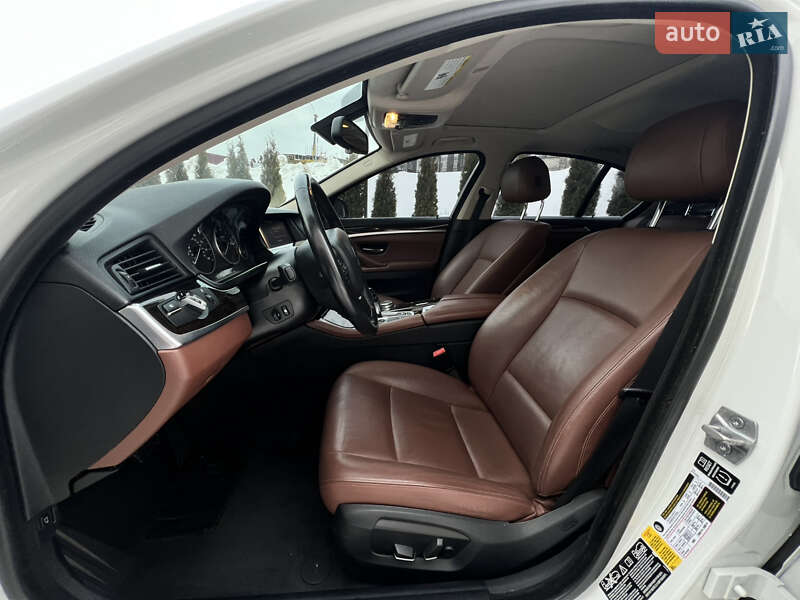 Седан BMW 5 Series 2015 в Ровно