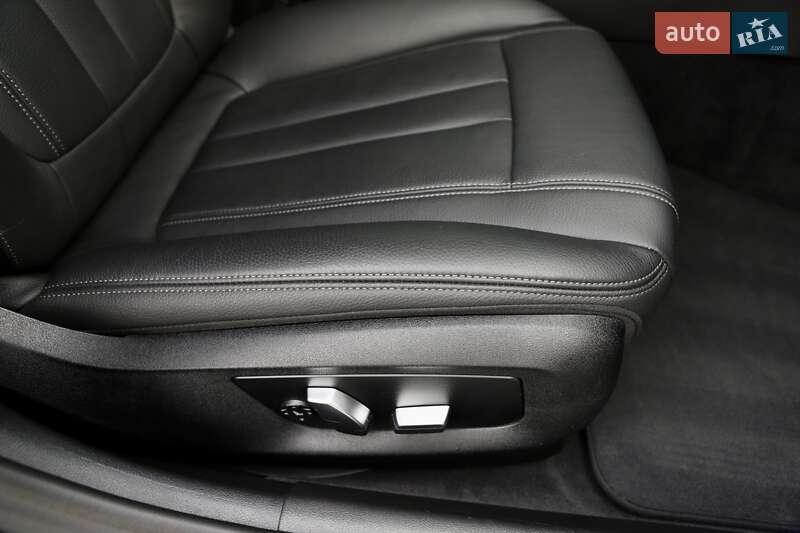 Седан BMW 5 Series 2020 в Дрогобыче