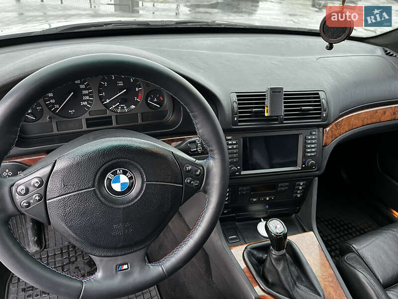 Седан BMW 5 Series 1998 в Новых Петровцах