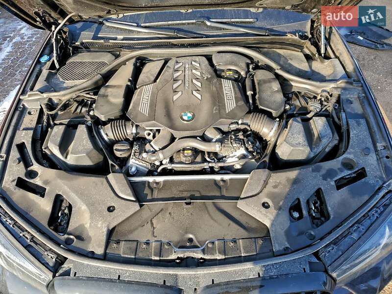 Седан BMW 5 Series 2022 в Черновцах