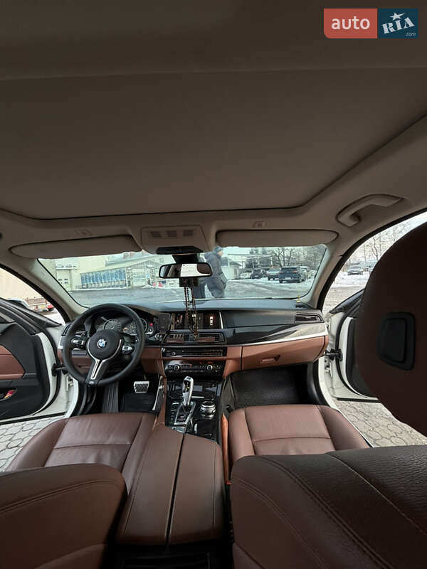 Седан BMW 5 Series 2015 в Черновцах