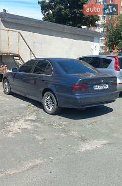 Седан BMW 5 Series 2002 в Киеве