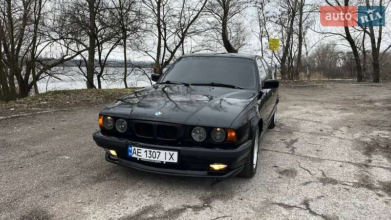 Седан BMW 5 Series 1989 в Днепре