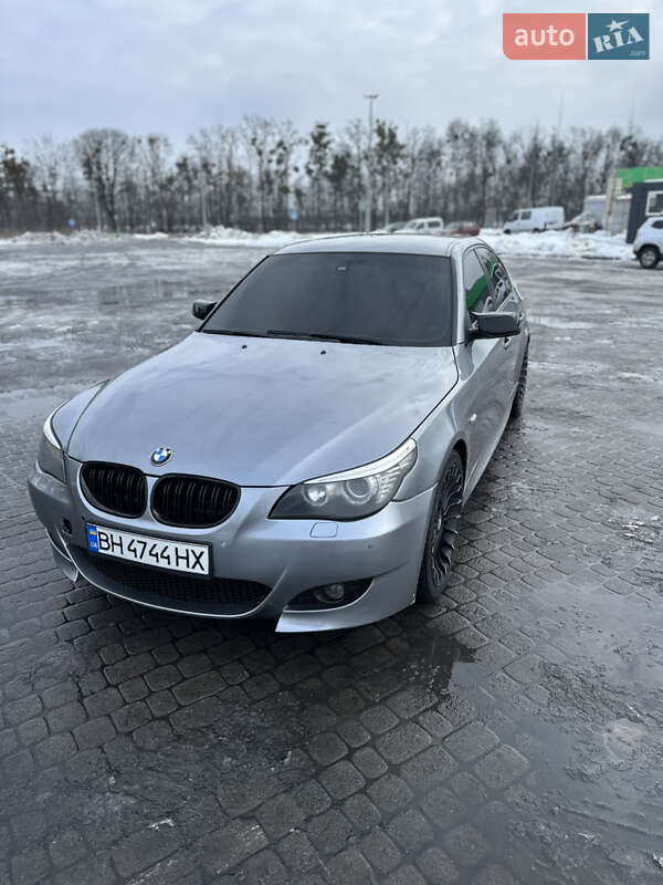 Седан BMW 5 Series 2004 в Радивилове