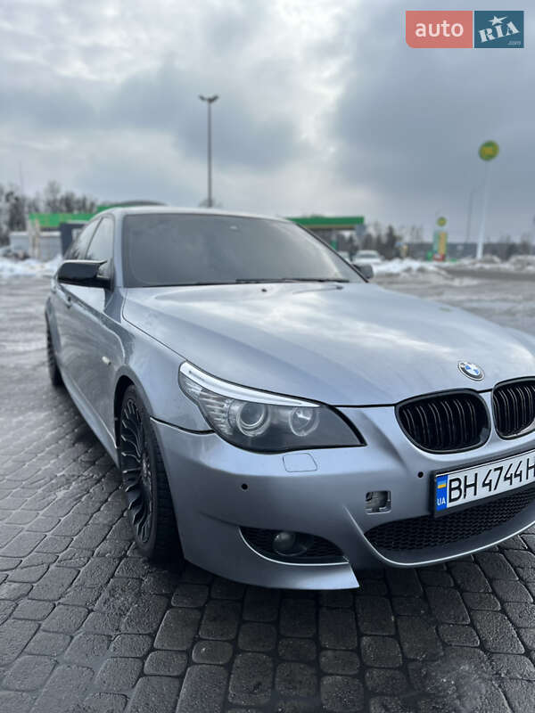 Седан BMW 5 Series 2004 в Радивилове