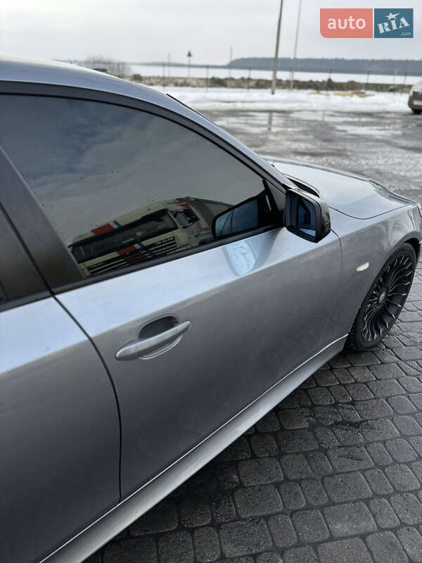 Седан BMW 5 Series 2004 в Радивилове