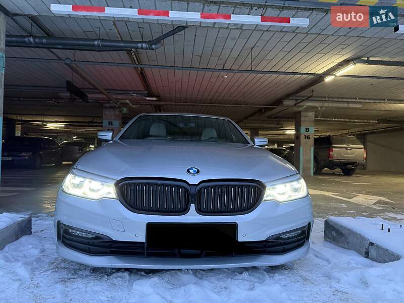 Седан BMW 5 Series 2017 в Львове