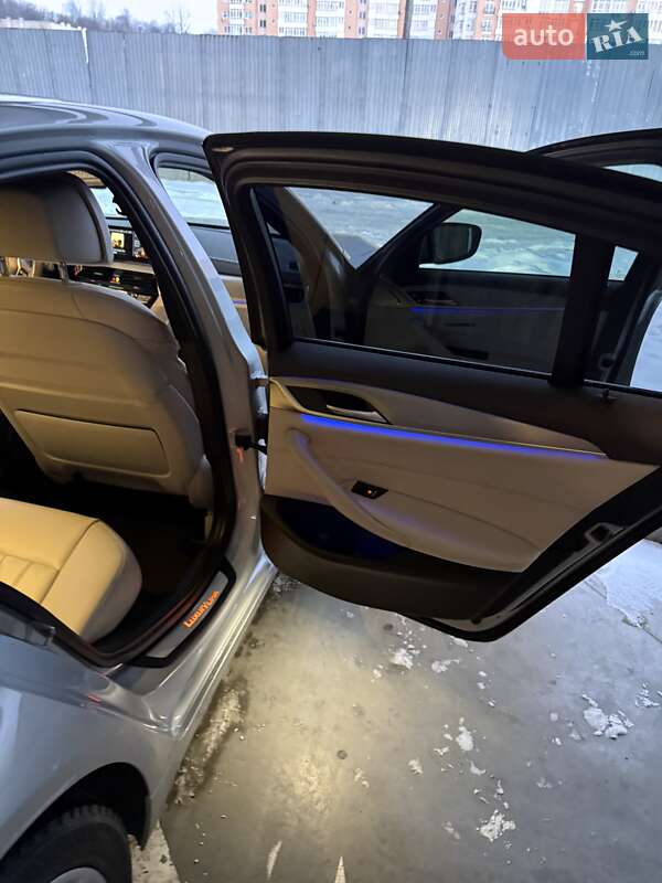 Седан BMW 5 Series 2017 в Львове