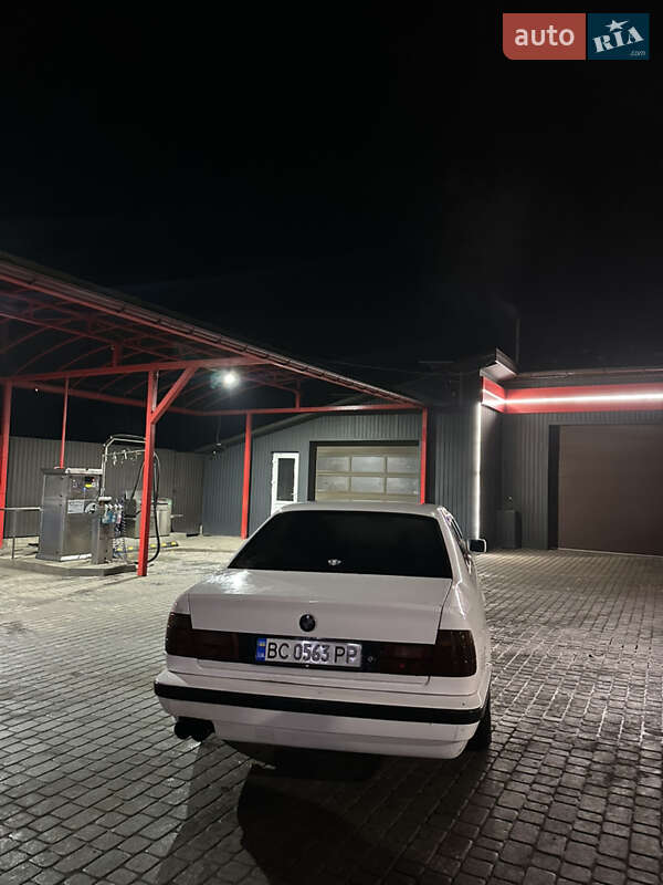 Седан BMW 5 Series 1990 в Яворове