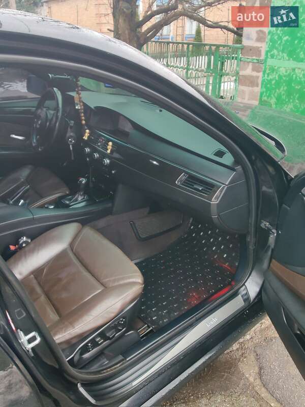Седан BMW 5 Series 2005 в Никополе