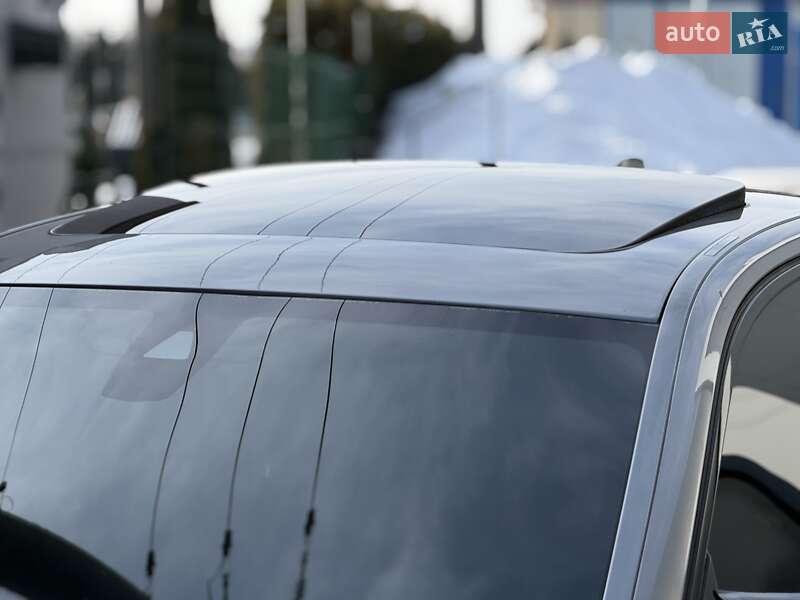 Седан BMW 5 Series 2015 в Львові