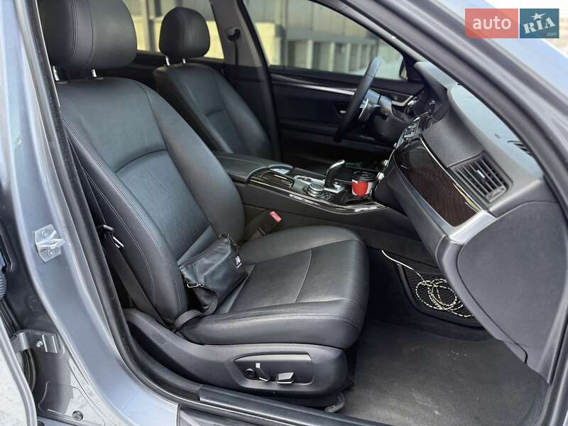 Седан BMW 5 Series 2015 в Львові