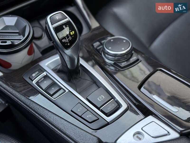 Седан BMW 5 Series 2015 в Львові