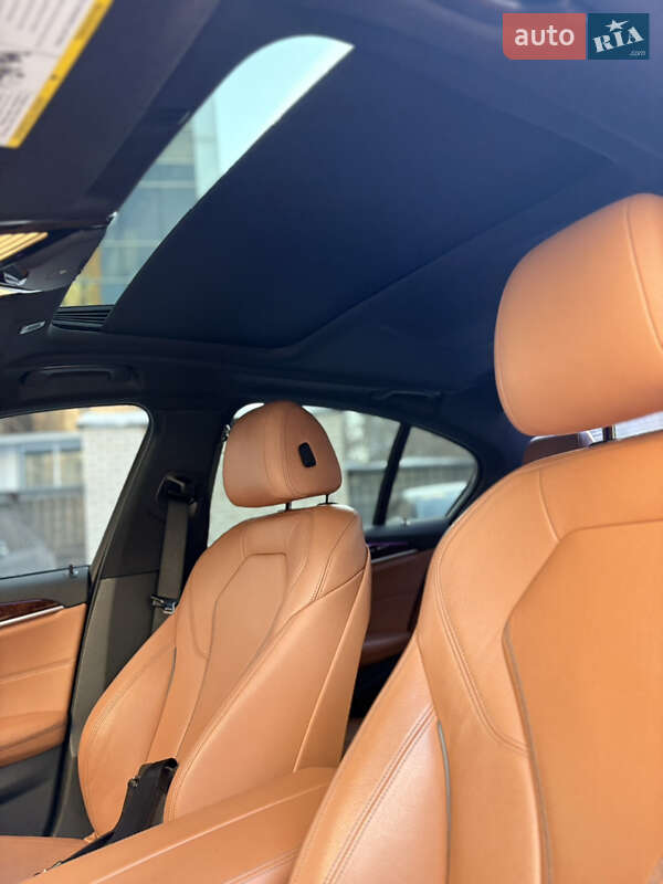 Седан BMW 5 Series 2018 в Киеве