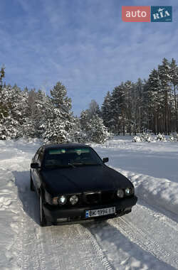 Седан BMW 5 Series 1994 в Вараше