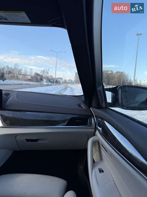 Седан BMW 5 Series 2018 в Львове