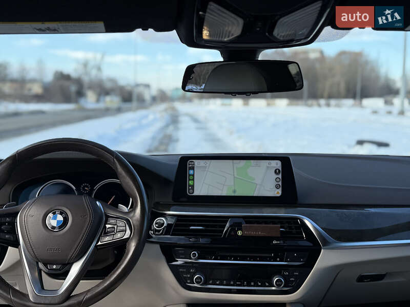 Седан BMW 5 Series 2018 в Львове