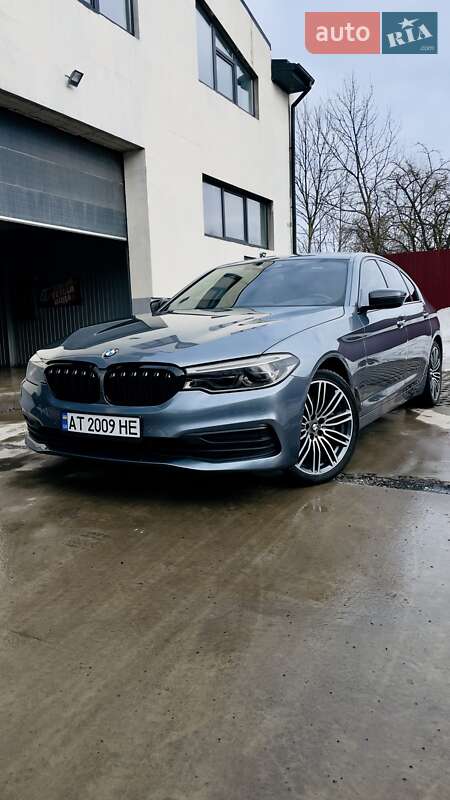 Седан BMW 5 Series 2017 в Бурштыне