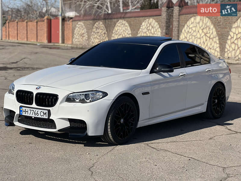 Седан BMW 5 Series 2015 в Миколаєві
