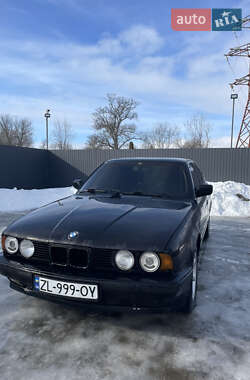 Седан BMW 5 Series 1990 в Шполе