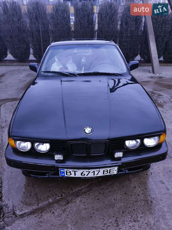 Седан BMW 5 Series 1989 в Великой Александровке