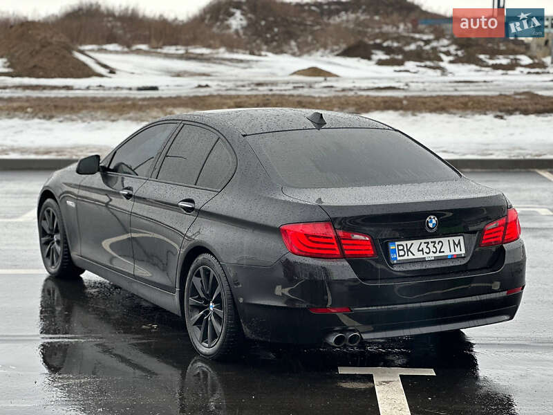 Седан BMW 5 Series 2012 в Ровно