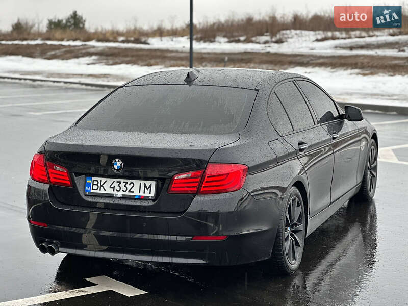 Седан BMW 5 Series 2012 в Ровно