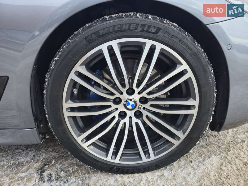 Седан BMW 5 Series 2017 в Хмельницком