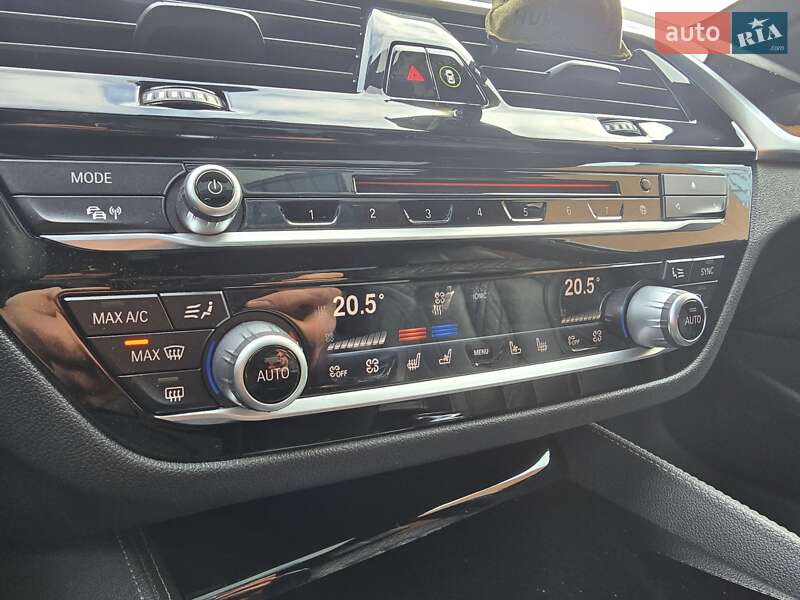 Седан BMW 5 Series 2017 в Хмельницком