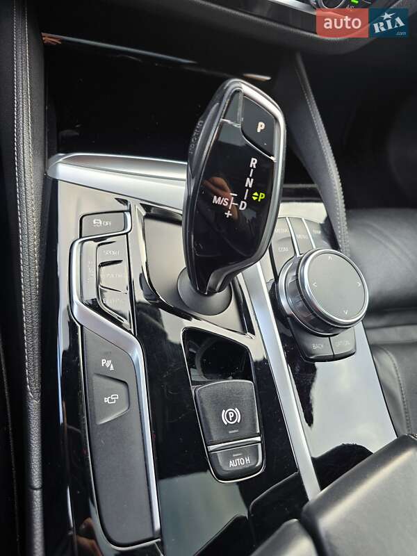 Седан BMW 5 Series 2017 в Хмельницком