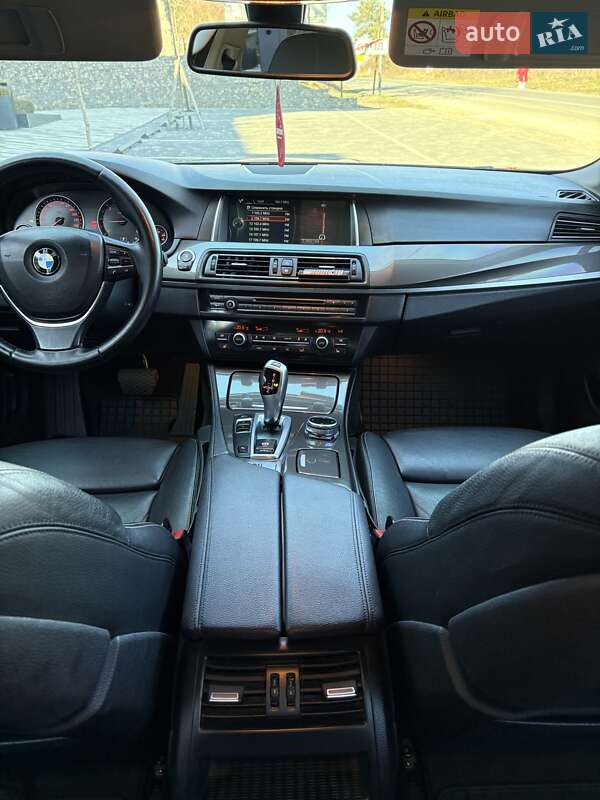 Седан BMW 5 Series 2014 в Ужгороде