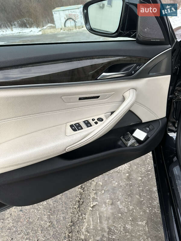 Седан BMW 5 Series 2017 в Львове фото 32 Седан BMW 5 Series 2017 в Львове