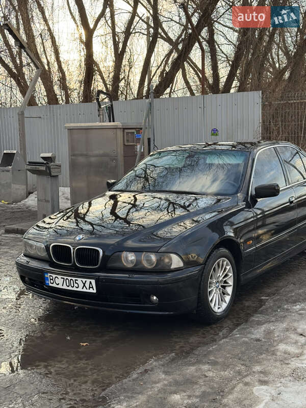 Седан BMW 5 Series 2000 в Львове