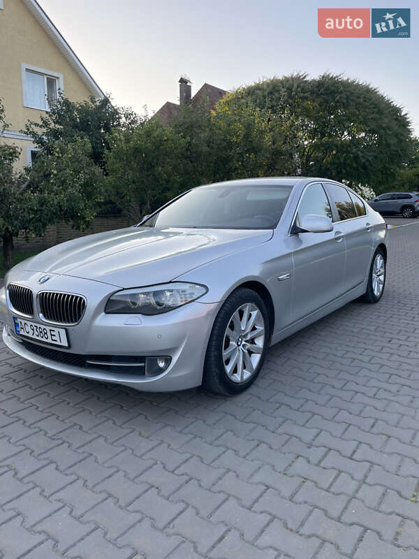 Седан BMW 5 Series 2010 в Луцке