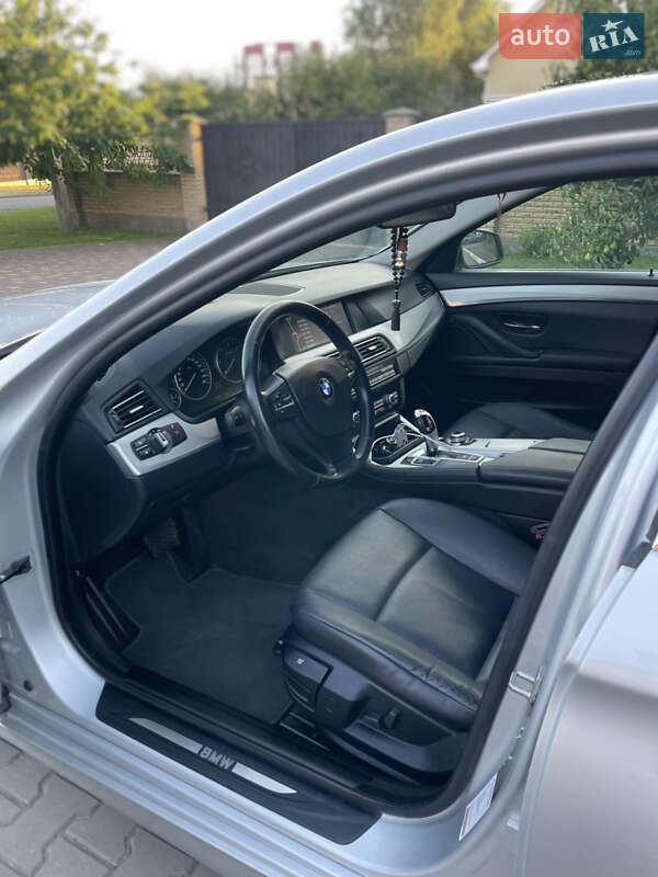 Седан BMW 5 Series 2010 в Луцке