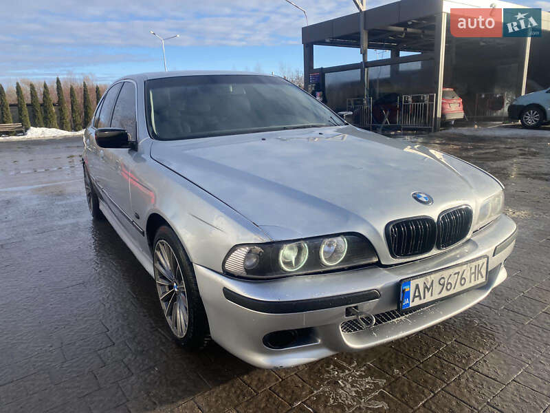 Седан BMW 5 Series 1998 в Надворной