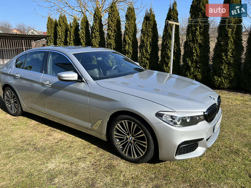 Седан BMW 5 Series 2017 в Львове