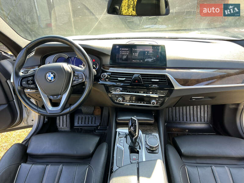 Седан BMW 5 Series 2017 в Львове