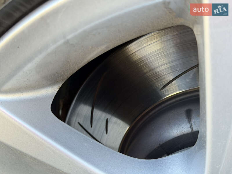 Седан BMW 5 Series 2011 в Львове