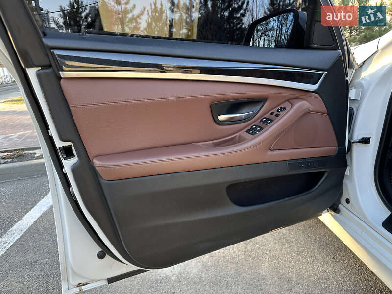 Седан BMW 5 Series 2013 в Днепре