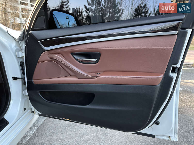 Седан BMW 5 Series 2013 в Днепре