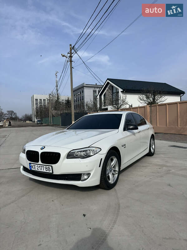 BMW 5 Series 2011