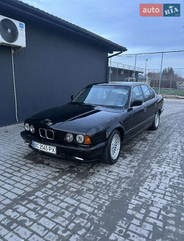 Седан BMW 5 Series 1991 в Львове