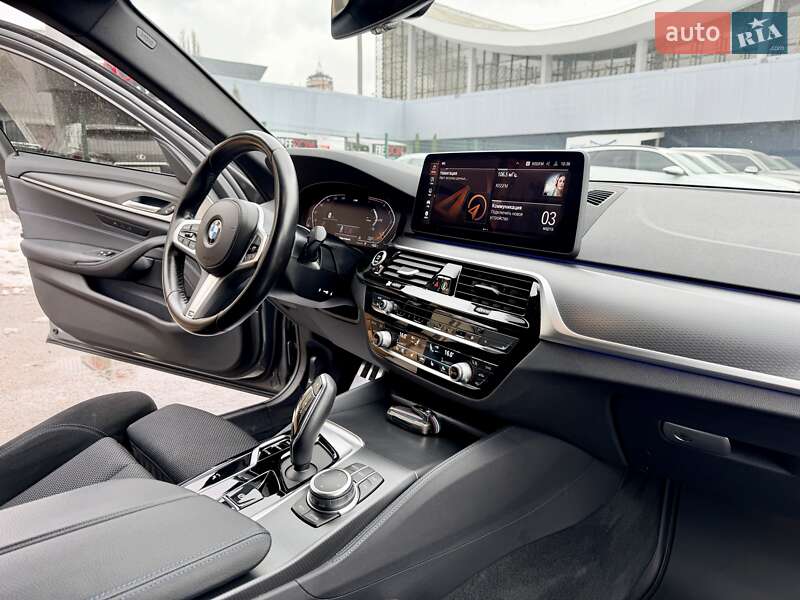 Седан BMW 5 Series 2022 в Киеве