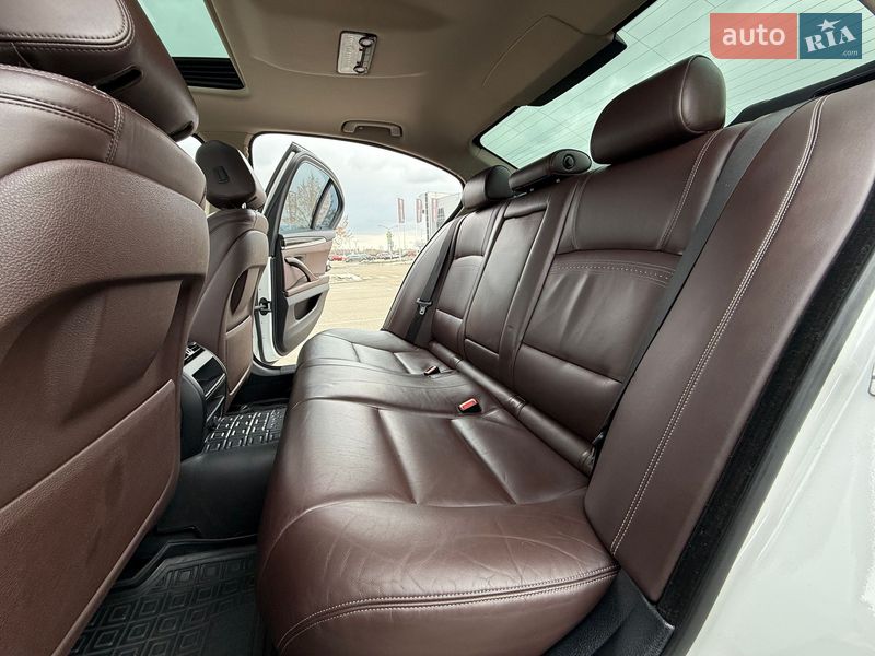 Седан BMW 5 Series 2015 в Киеве