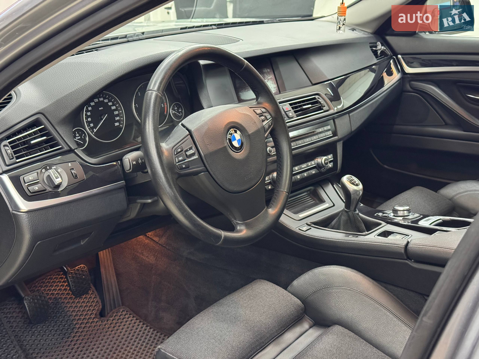 2010 BMW 5er - мініатюра 16