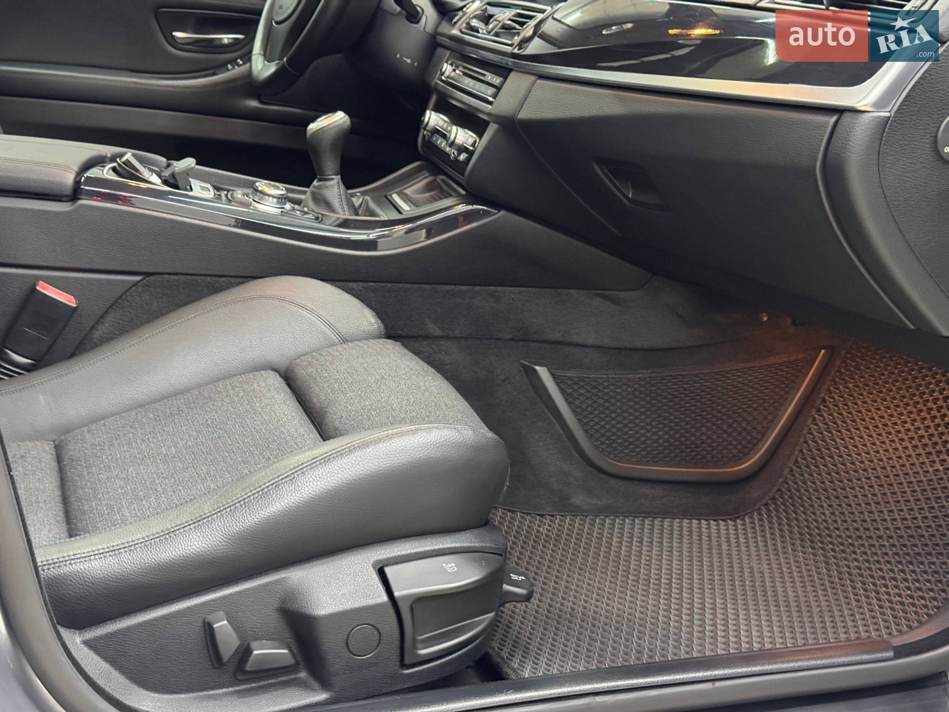 2010 BMW 5er - мініатюра 34