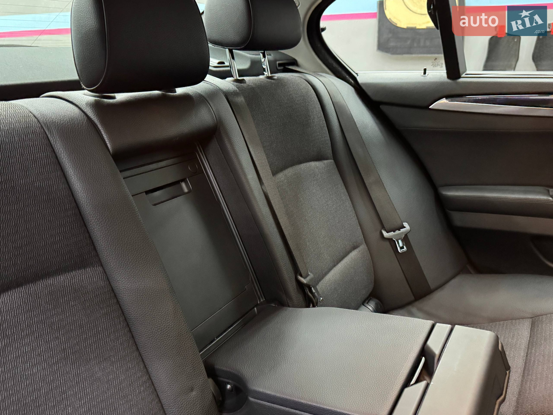 2010 BMW 5er - мініатюра 36